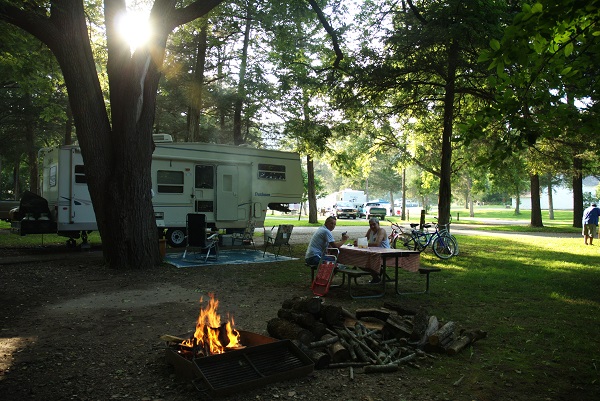 Campsites by the outlet river